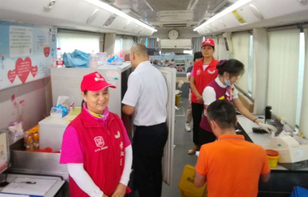 深圳市寶安人民醫院中心血庫工作人員