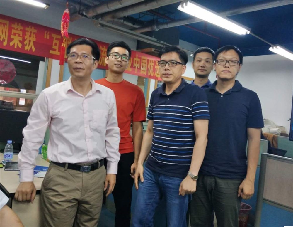 永聯(lián)通-通用運費網(wǎng)業(yè)務(wù)營(yíng)運團隊右起：黃炳軒、黃俊森、鄺衛權、趙杰、廖國良。